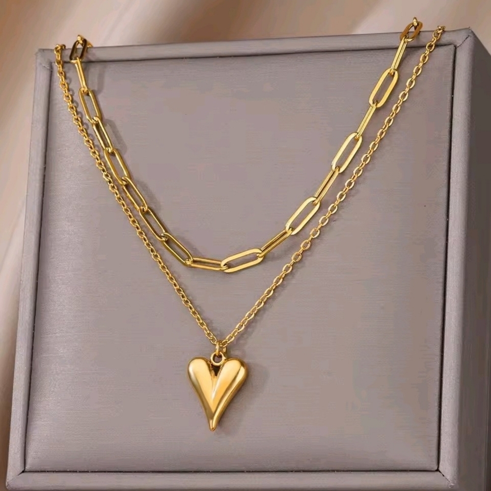 Gold Heart Pendant Necklace - Picture 5 of 10